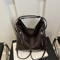 Zaino vintage in pelle caffè scuro con tasche a zip e finitura liscia effetto lucido - Senza Ciondolo / Marrone