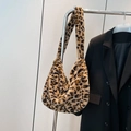 Modische Plüsch-Schultertasche mit Leopardenmuster und weicher Kunstfell-Textur - Braun
