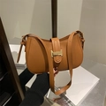Retro caramel crescent hobo bag in large capacity faux leather with adjustable strap - Brown