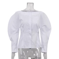 Blusa blanca de algodón para mujer con mangas abullonadas, cuello barco y diseño entallado - S / Blanco