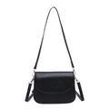 Borsa a tracolla quadrata nera classica con hardware dorato e dettaglio del logo - Nero