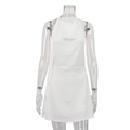 Weißes rückenfreies Neckholder-Minikleid aus Satin mit eleganter A-Linien-Silhouette - S / Gebrochenes Weiß