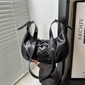 Borsa a mezzaluna in pelle PU nera con lacci stile corsetto e finiture metalliche argentate - Nero