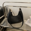 Schicke schwarze Hobo-Tasche mit Krokodilprägung und goldenen Metalldetails - Schwarz