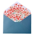 Detail van envelopvoering met roze aquarel kersenbloesempatroon voor trouwkaarten - Alleen Envelop / Kersenbloesem stijl