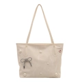Bolso tote beige con detalles de perlas blancas y colgante de lazo brillante chic - Blanco