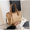 Detail der Kontrastfarbe Shopper-Tasche mit Golddruck und verstellbarem Schultergurt - Khaki