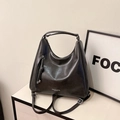 Zaino e borsa shopper versatile in pelle nera opaca con cerniere metalliche argento - Marrone