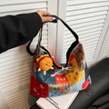 Borsa tote patchwork in stile etnico con motivi colorati e ciondolo a hamburger - Patchwork Multicolore (Con Charm)