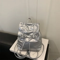 Silberner Balletcore-Rucksack mit Falten-Optik, Metallic-Finish und Schleifen-Details - Silber
