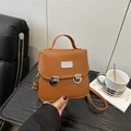 Borsa quadrata vintage in pelle PU marrone con fibbie argento e tracolla staccabile - Marrone