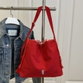 Borsa tote in tela rossa con chiusura a coulisse ed etichetta moda su appendino - Tela Rossa (107385) / Rosso