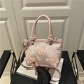 Rosa Stickerei-Beuteltasche mit 3D-Schmetterlingsapplikationen und Tragegriff - Rosa