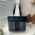 Große Umhängetasche aus schwarzem Kunstleder und blauem Tweed-Stoff im Patchwork-Design - Grau-Blau-Tweed-Patchwork (Style 3)