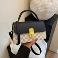 Bolso bandolera con solapa de cuero negro y lona con monograma de letra M gris - Blanco