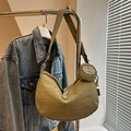 Bolso bandolera medialuna de nailon verde oliva con correa ancha y monedero a juego - Caqui