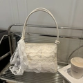 Sac fourre-tout chic en dentelle blanc crème avec volants et un pendentif nœud délicat - Sans Ornement / Blanc