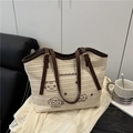 Große beige geflochtene Strohtasche mit braunen Kunstlederriemen und Katzenstickerei - Braun