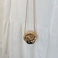 Elegante goldene Metall-Rosen-Minitasche mit schicker Schlangenkette Umhängetasche - Gold