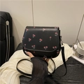 Sac bandoulière noir tendance avec motif de graffitis de cerises rouges mignonnes - Noir