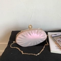 Elegante borsa a conchiglia rosa perlata con design a pieghe e chiusura a perla chic - Rosa