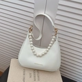 Sac demi-lune blanc pour femme avec poignée en perles et chaîne dorée chic - Blanc Cassé