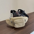Vielseitige beige Nylon-Umhängetasche mit verstellbarem schwarzem Gurt und Multi-Reißverschluss - Khaki