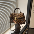 Sac à main chic à imprimé léopard avec fermoir doré et bandoulière assortie pour femme - Léopard Marron