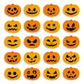 Set di 20 adesivi facce di zucca di Halloween per decorazioni di feste a tema - 20 Modelli Per Foglio