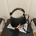 Borsa a tracolla a mezzaluna nera minimalista con manico a nodo e cerniera in oro - Nero