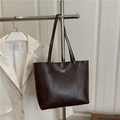 Borsa tote marrone scuro in ecopelle testurizzata retrò con scritta Fashion Bags - Marrone