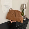 Borsa a tracolla leopardata marrone con design a pieghe e sottile cinturino in pelle - Marrone