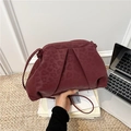 Borsa a tracolla plissettata rosso scuro con trama leopardata e tracolla sottile - Rosso
