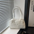 Borsa a tracolla minimalista in pelle PU bianca con doppia tracolla e tasca frontale - Bianco senza Ciondolo
