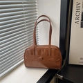 Borsa a cuscino marrone minimalista in pelle opaca con doppie spalline lunghe - Marrone