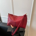 Borsa a tracolla chic in pelle rossa grana litchi con tracolla annodata e zip dorata - Rosso