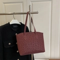 Borsa tote bordeaux con stampa leopardata in morbida pelle scamosciata e capiente - Rosso