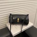 Schwarze Schultertasche mit Krokodilmuster aus PU-Leder und goldenem Drehverschluss - Schwarz