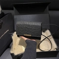 Elegante borsa nera a motivo coccodrillo con barra dorata e confezione regalo di lusso - Nero