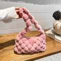 Borsa a mano in peluche intrecciata rosa da donna con finta pelliccia per l'inverno - Rosa