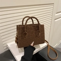 Braune Handtasche mit Leopardenmuster, Doppelgriffen und verstellbarem Riemen - Braun