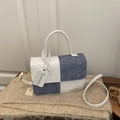Borsa a mano in denim blu e pelle bianca con tracolla rimovibile elegante - Bianco