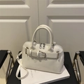 Elegante borsa a mano bianca in ecopelle con fibbia e tracolla rimovibile inclusa - Bianco