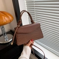 Sac à main carré rétro en similicuir marron plissé avec poignée nouée et bandoulière chic - Style à Texture Plissée / Brun Foncé