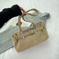 Bolso de hombro caqui de ante sintético con hebilla vintage y un acabado mate suave - Caqui