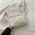 Borsa sottobraccio vintage in finta pelle scamosciata crema con bordo in sherpa bianco - Bianco