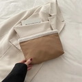 Borsa a tracolla marrone in ecopelle con bordo in pile bianco e grande capienza - Cachi