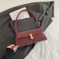Retro burgundy shoulder bag with leopard embossed texture and golden metal buckle - Red