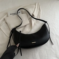 Bolso hobo de media luna negro clásico con hebilla dorada elegante y piel mate suave - Negro