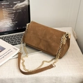 Borsa a tracolla trapuntata marrone in pelle opaca con catena dorata e stile vintage - Marrone